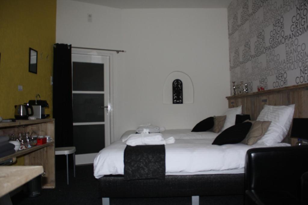 Bed & Breakfast Onder De Dekens Bed and Breakfast Harderwijk Δωμάτιο φωτογραφία